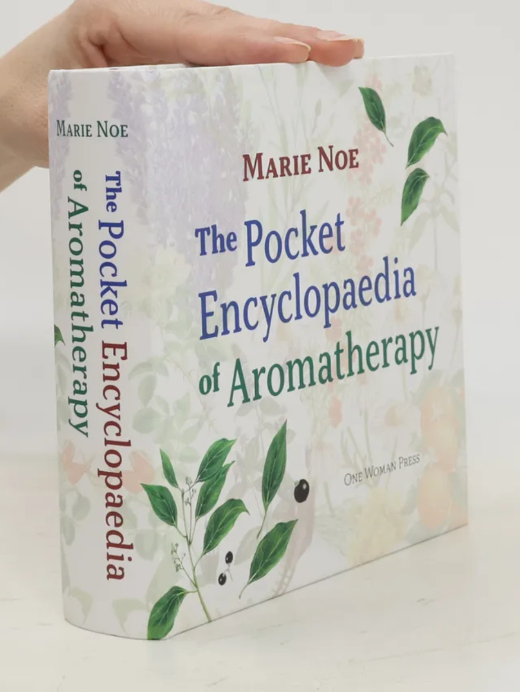 The Pocket Encyclopaedia of Aromatherapy | Knyga
